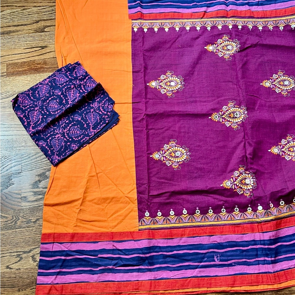 Udd brand hand woven hand reeled hand batik kantha saree with mirrors - Picture 7 of 10